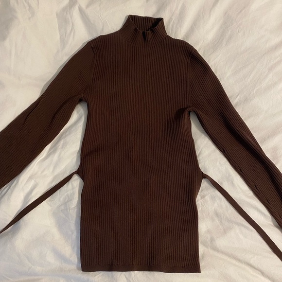 Aritzia Babaton Sculpt Knit Tie-Back Longsleeve - Picture 9 of 14